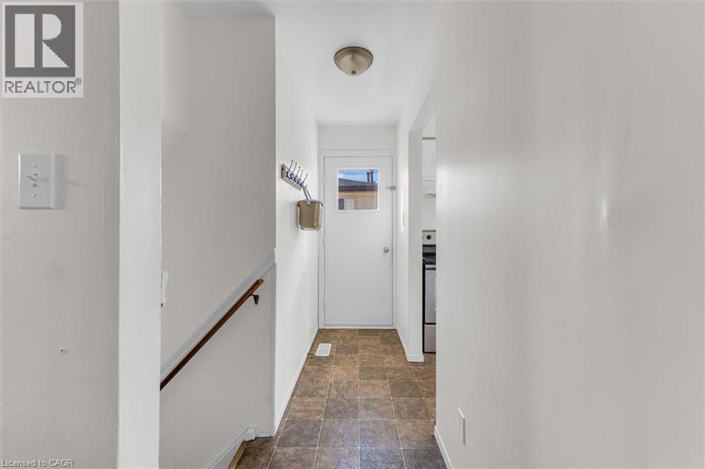 16 Crystal Court, Cambridge, Ontario  N1R 7T2 - Photo 7 - 40870296