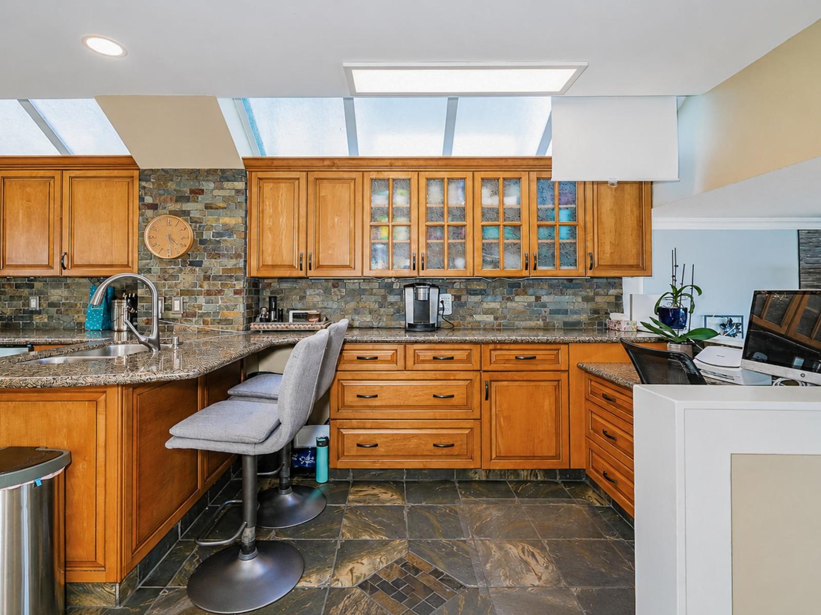 1246 Oxford St Street, White Rock, British Columbia  V4B 5G8 - Photo 16 - R3174313