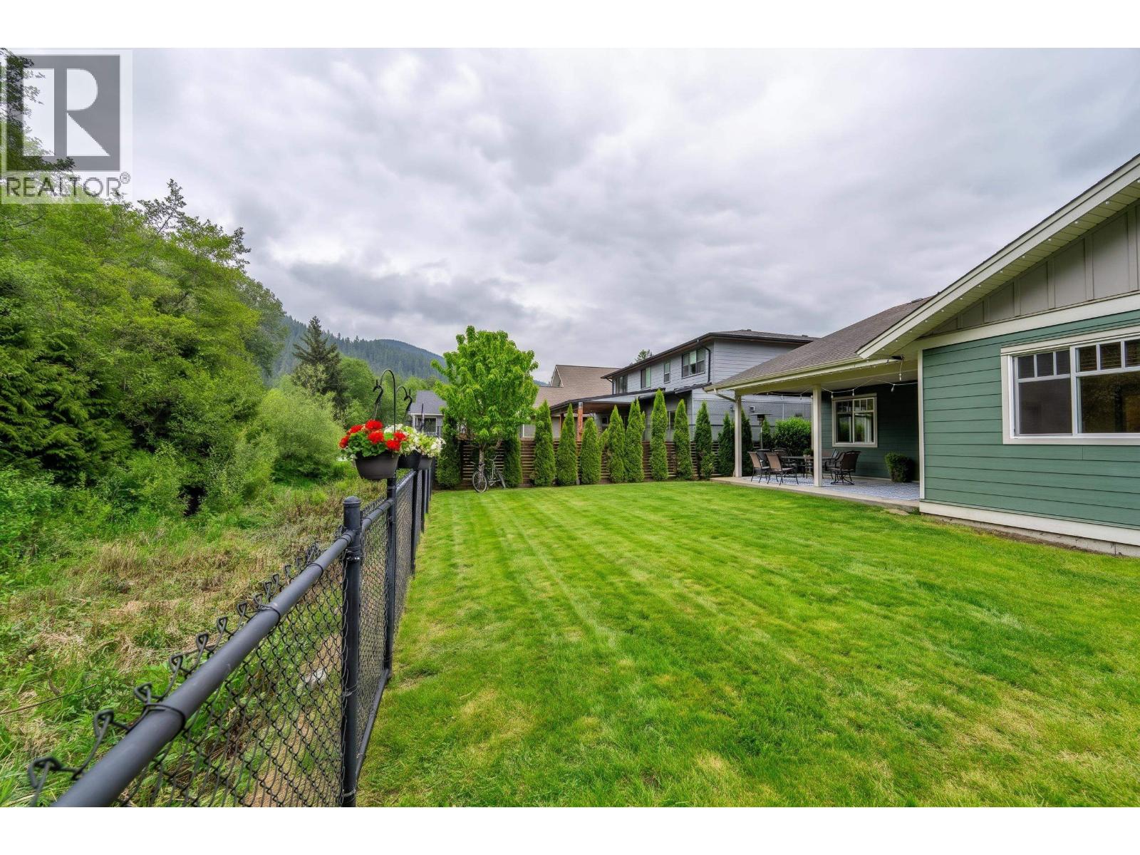 1545 Judd Road, Squamish, British Columbia  V0N 1H0 - Photo 35 - R3173419
