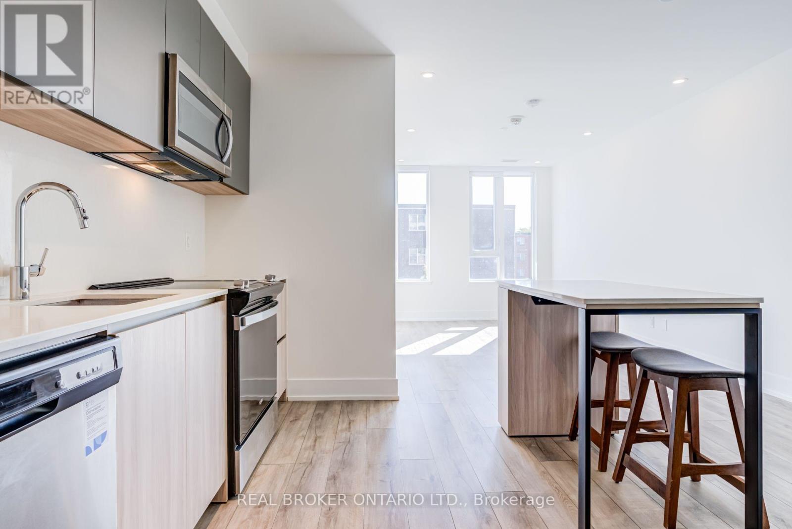208 - 11 Maryport Avenue, Toronto, Ontario  M3M 0E2 - Photo 1 - W13881082
