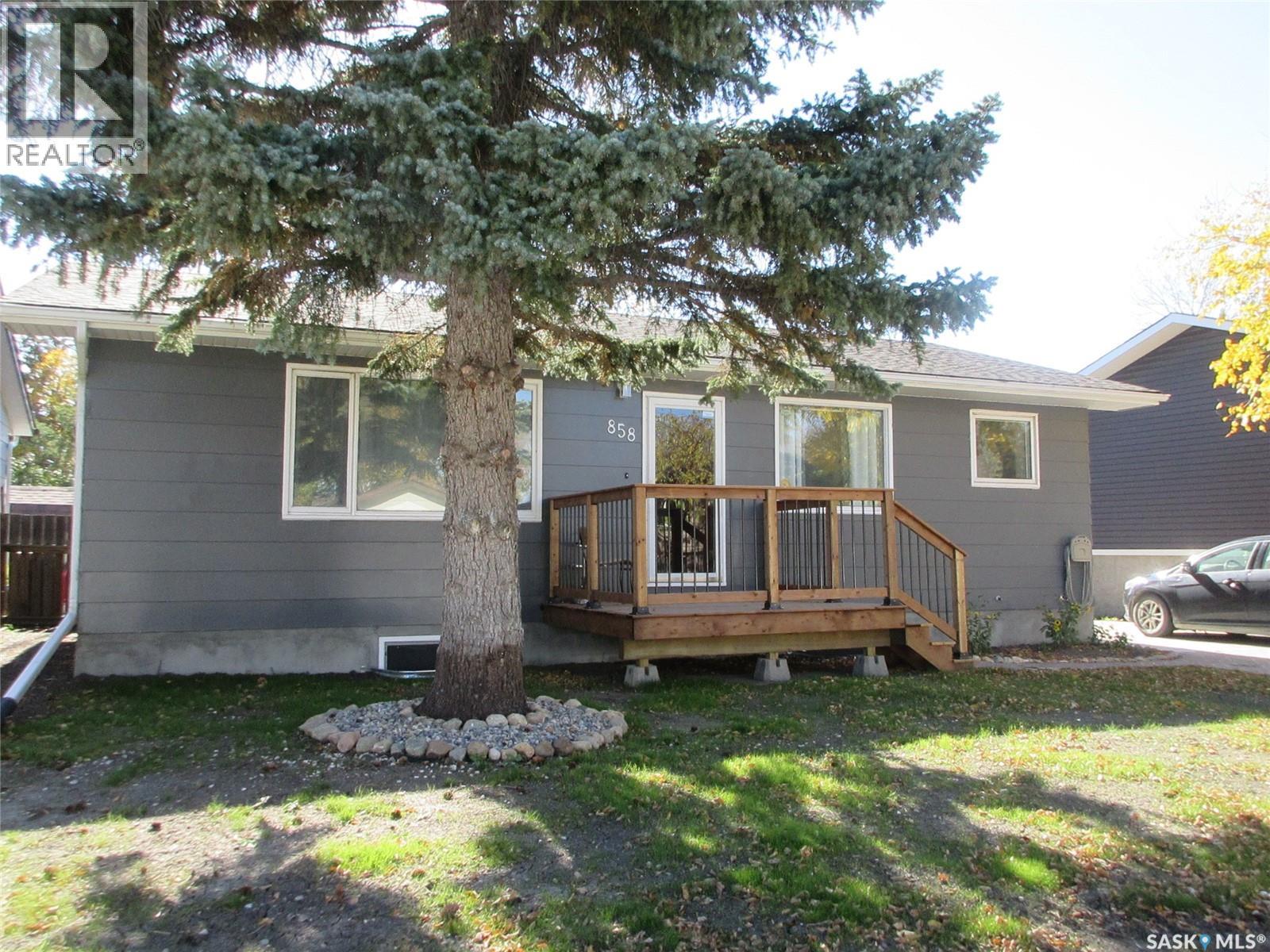 858 Worobetz Crescent N, Regina, Saskatchewan  S4X 2C3 - Photo 1 - SK050857