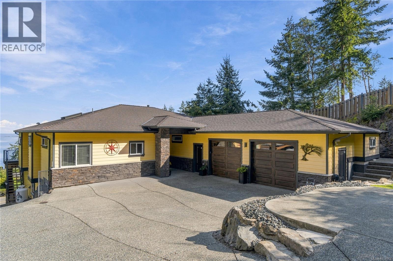 3030 Dolphin Dr