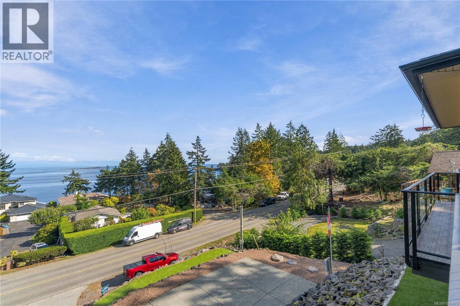 3030 Dolphin Dr