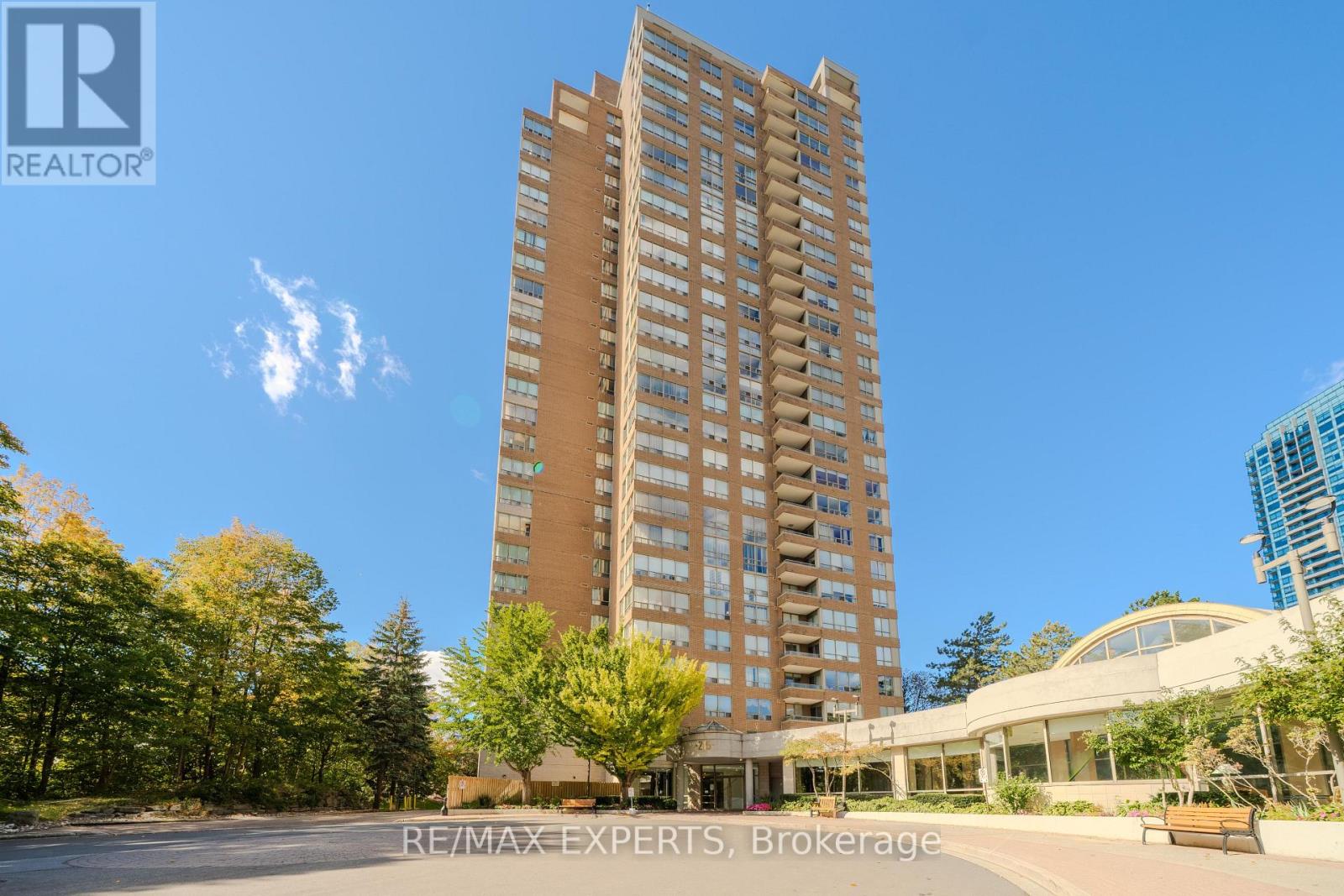 802 - 215 WYNFORD DRIVE, Toronto, Ontario