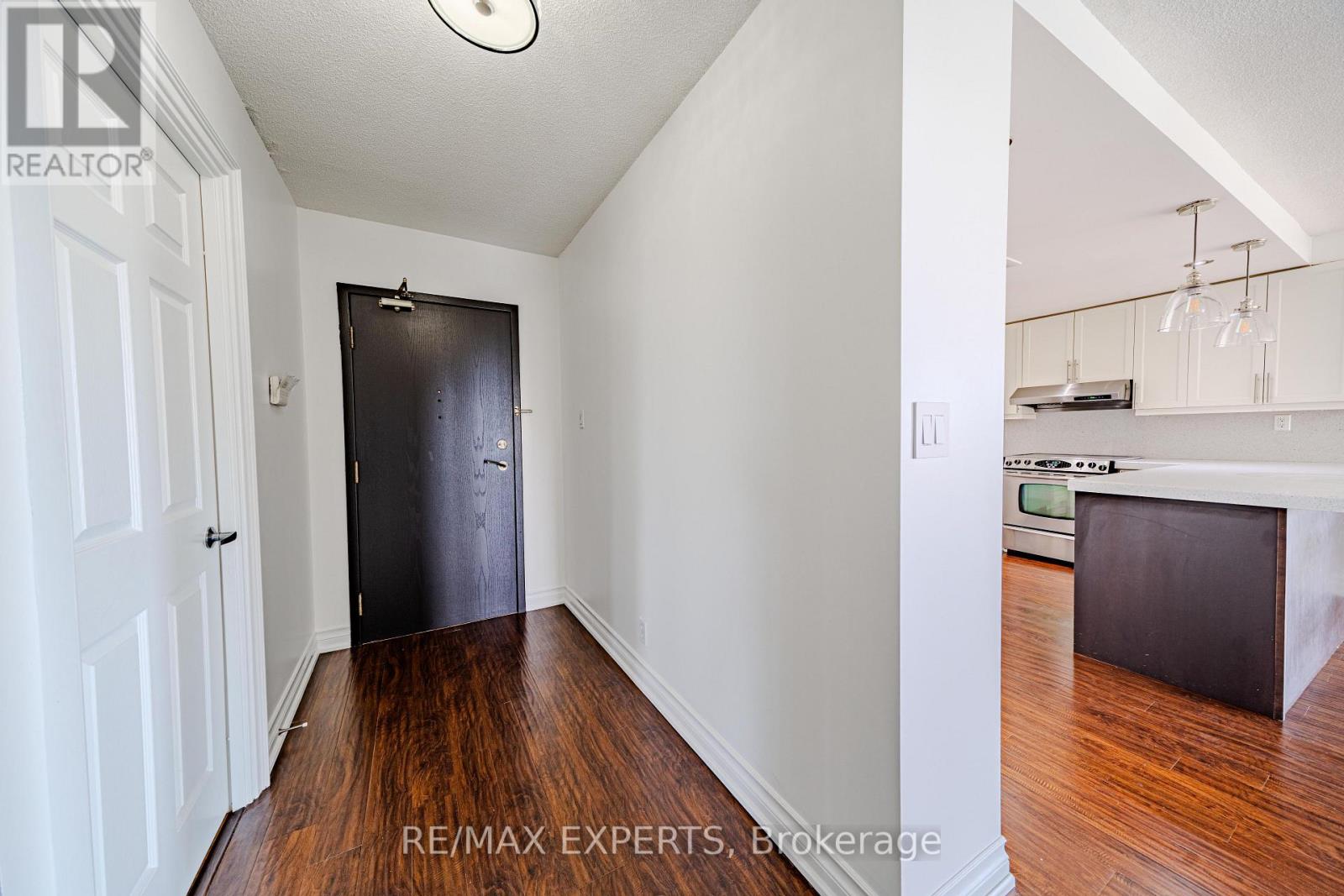 802 - 215 Wynford Drive, Toronto (Flemingdon Park), Ontario  M3C 3P5 - Photo 6 - C13883762