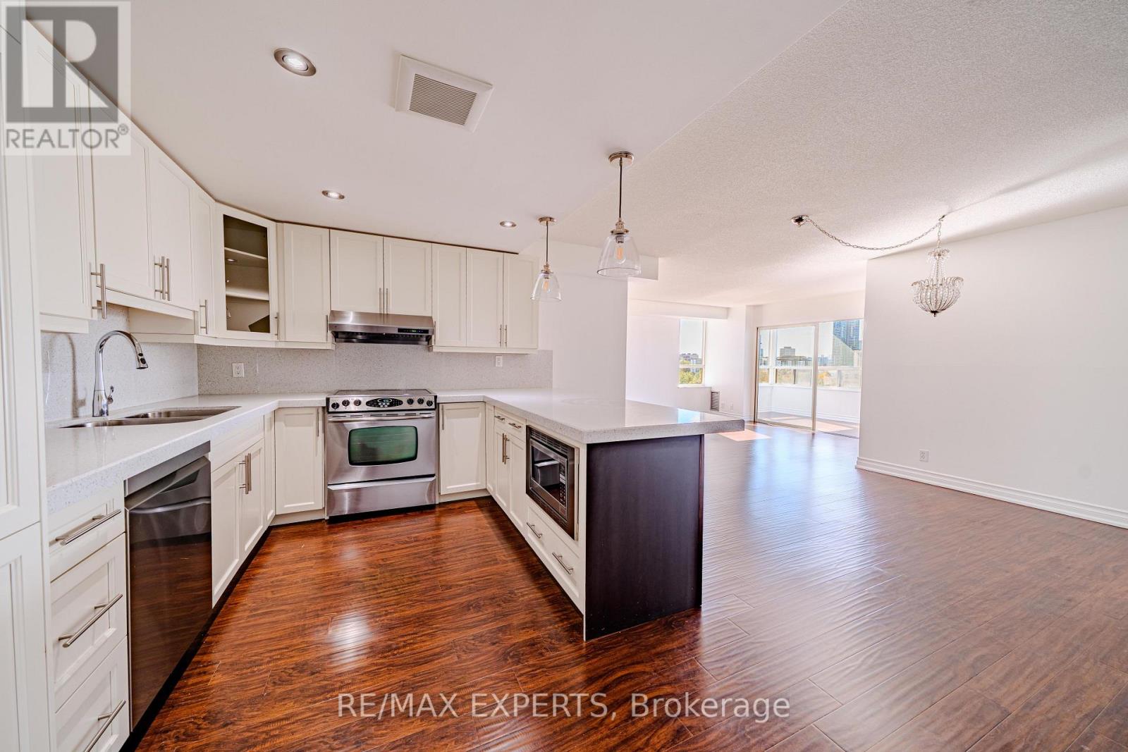 802 - 215 Wynford Drive, Toronto (Flemingdon Park), Ontario  M3C 3P5 - Photo 8 - C13883762
