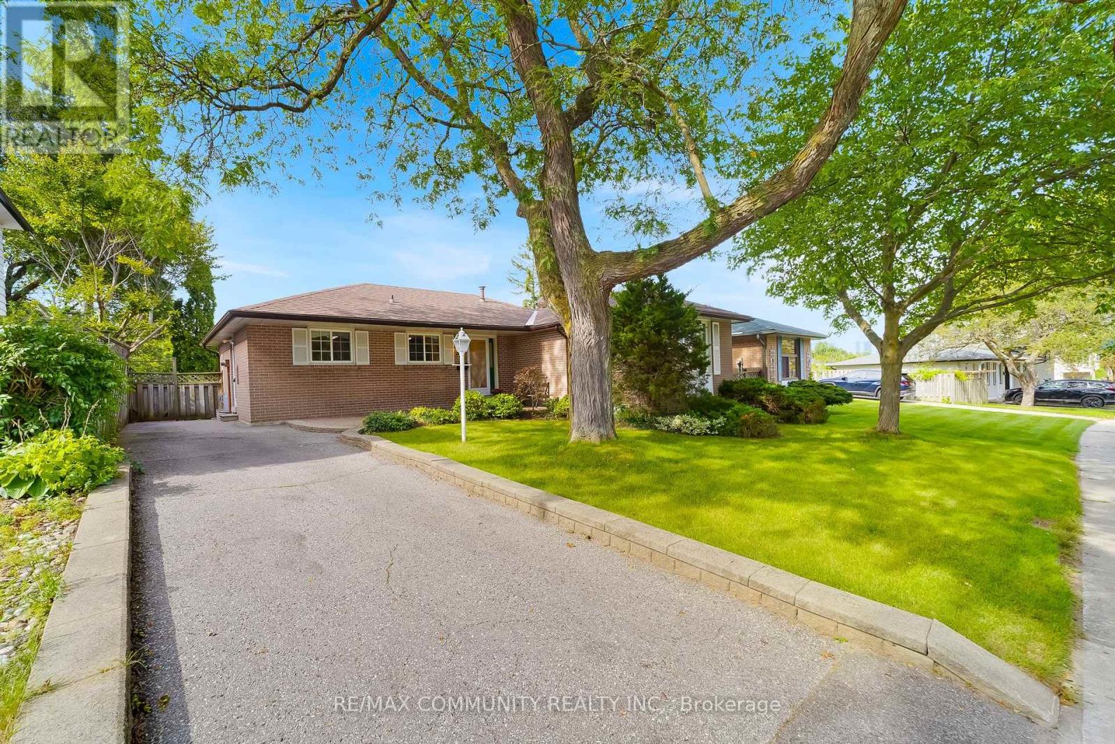 30 Bridlington Street, Toronto (Woburn), Ontario  M1H 2L5 - Photo 4 - E13883758
