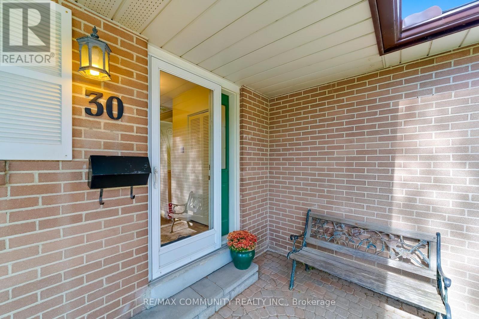 30 Bridlington Street, Toronto (Woburn), Ontario  M1H 2L5 - Photo 7 - E13883758
