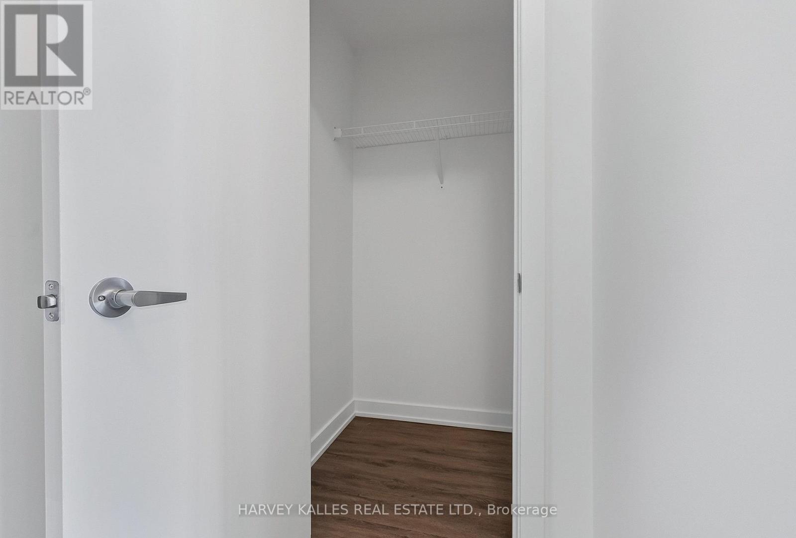503 - 630 Greenwood Avenue, Toronto, Ontario  M4C 1J8 - Photo 4 - E13883782