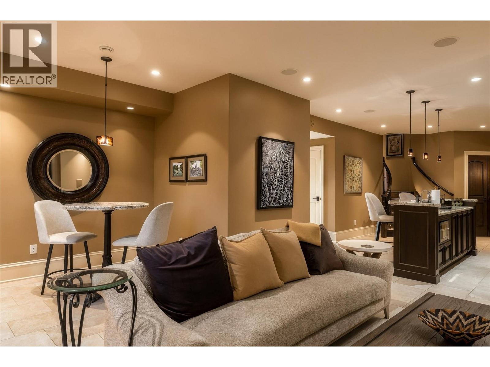706 Highpointe Court