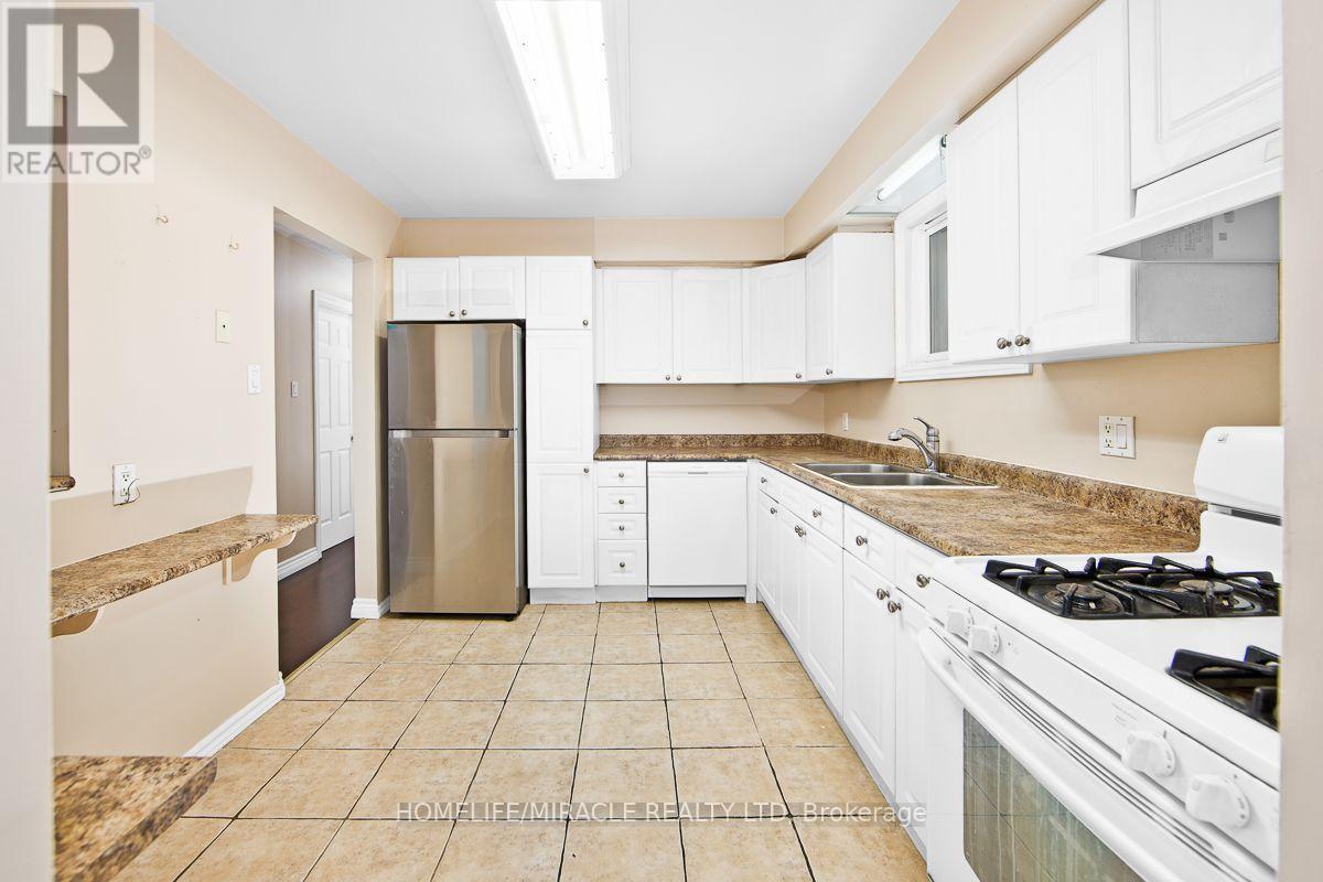 151 Bayview Drive, Barrie (Allandale Heights), Ontario  L4N 3P3 - Photo 11 - S13883794