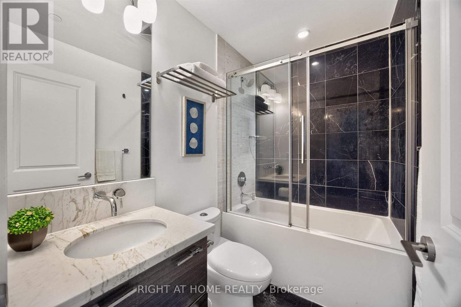 1801 - 33 Shore Breeze Drive, Toronto (Mimico), Ontario  M8V 0G1 - Photo 11 - W13883724
