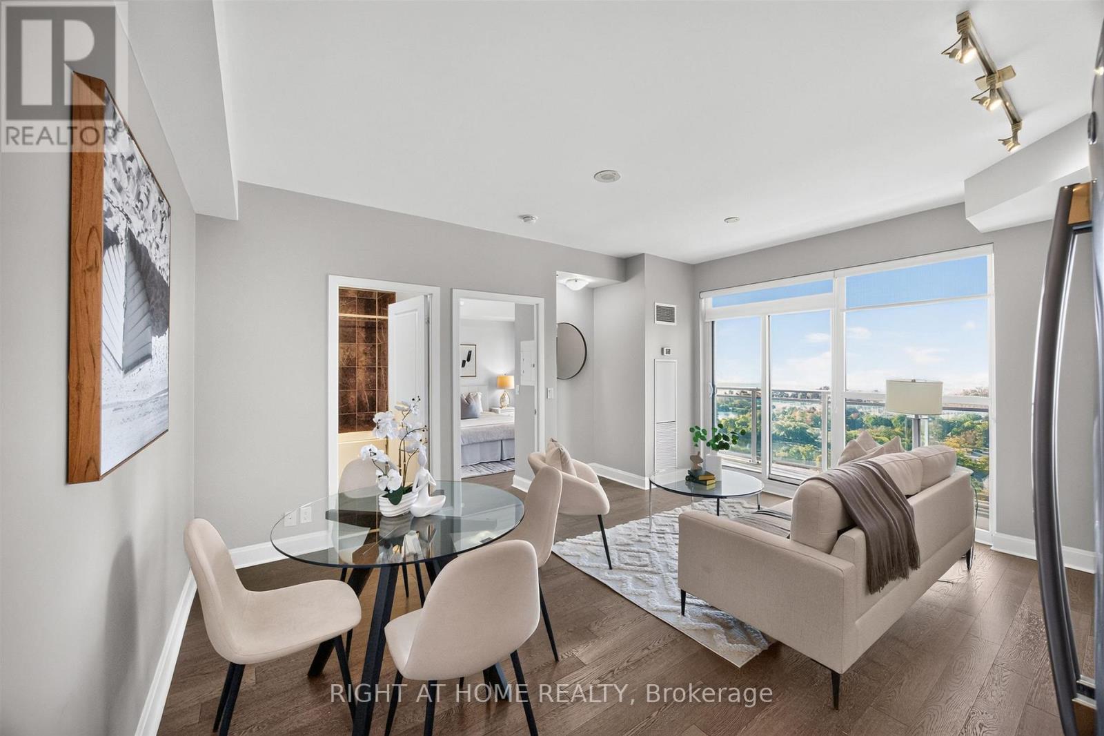 1801 - 33 Shore Breeze Drive, Toronto (Mimico), Ontario  M8V 0G1 - Photo 2 - W13883724