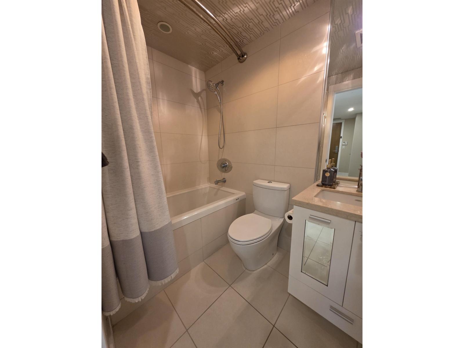 204 15152 Russell Avenue, White Rock, British Columbia  V4B 0A3 - Photo 27 - R3173608