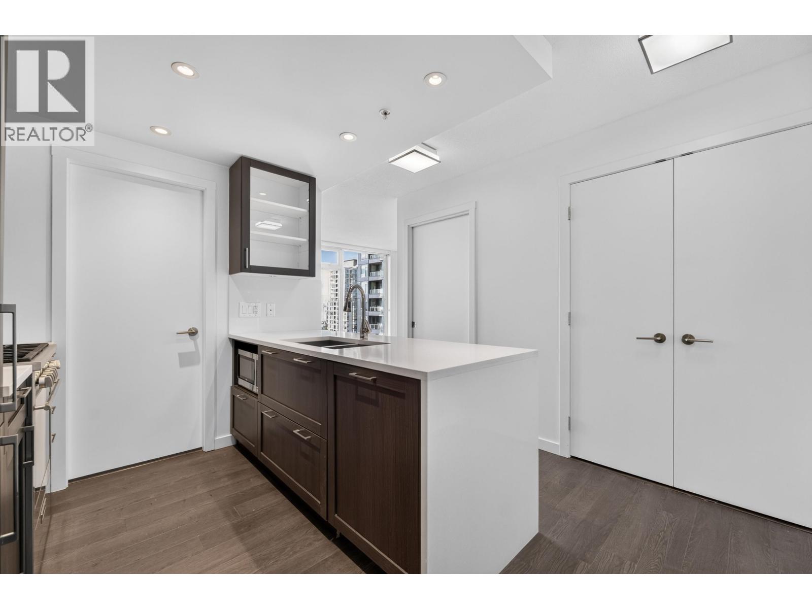 1702 5515 Boundary Road, Vancouver, British Columbia  V5R 0E3 - Photo 8 - R3174329