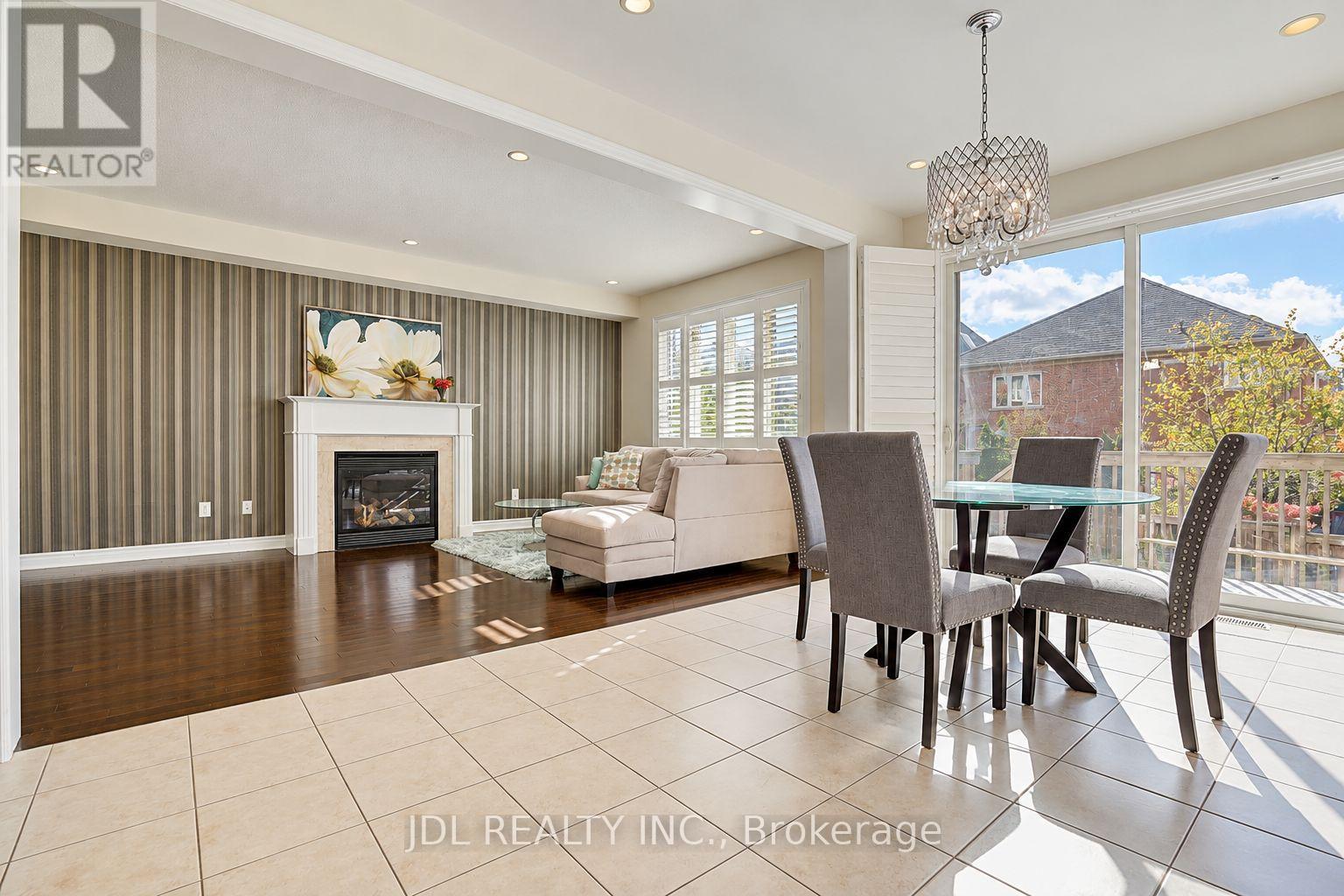 11 Herbert Wales Crescent, Markham, Ontario  L6C 0G1 - Photo 12 - N13883834