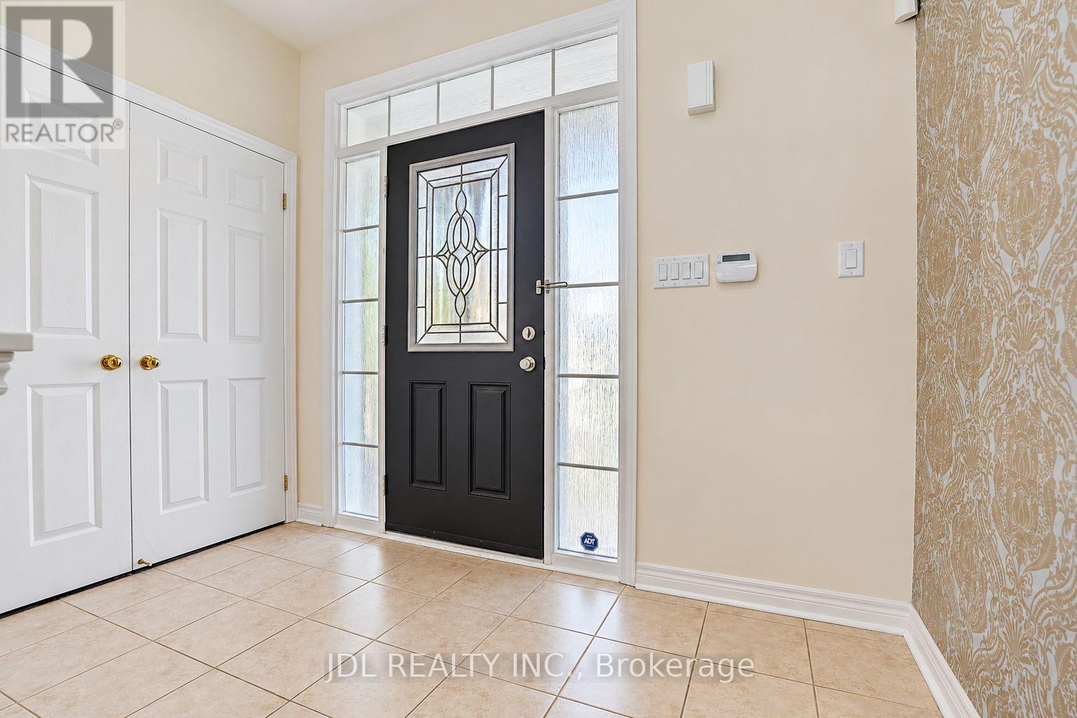 11 Herbert Wales Crescent, Markham, Ontario  L6C 0G1 - Photo 2 - N13883834