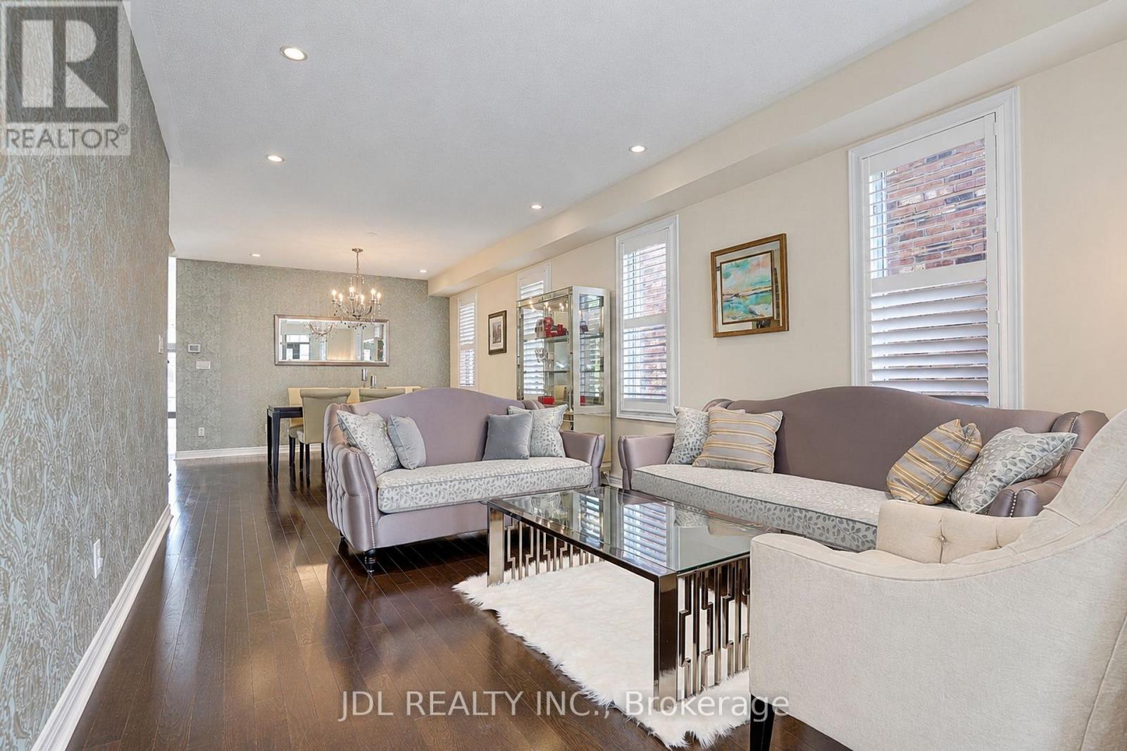 11 Herbert Wales Crescent, Markham, Ontario  L6C 0G1 - Photo 4 - N13883834