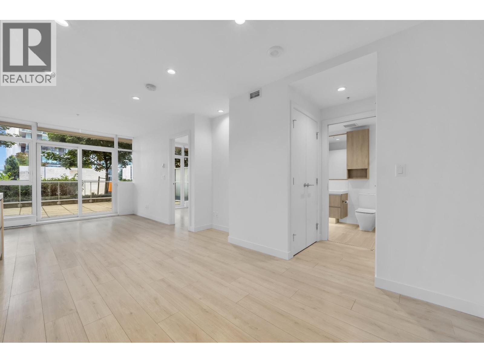 404 6080 Mckay Avenue, Burnaby, British Columbia  V5H 0J4 - Photo 9 - R3171373