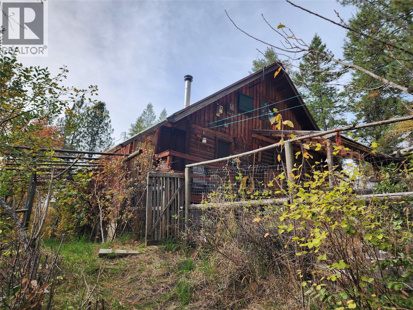 1905 &1910 SNOWBALL CREEK EAST Road, Grand Forks, British Columbia
