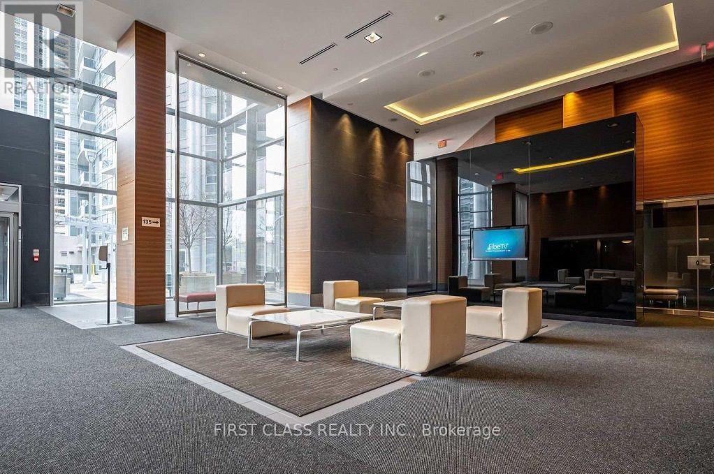 2216 - 135 Village Green Square, Toronto, Ontario  M1S 0G4 - Photo 3 - E13866946