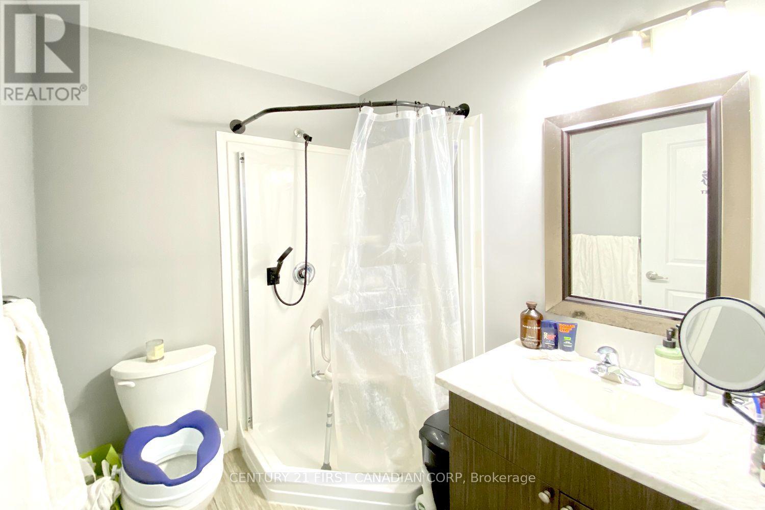 100 - 2070 Meadowgate Boulevard, London South, Ontario  N6M 1C6 - Photo 5 - X13881218