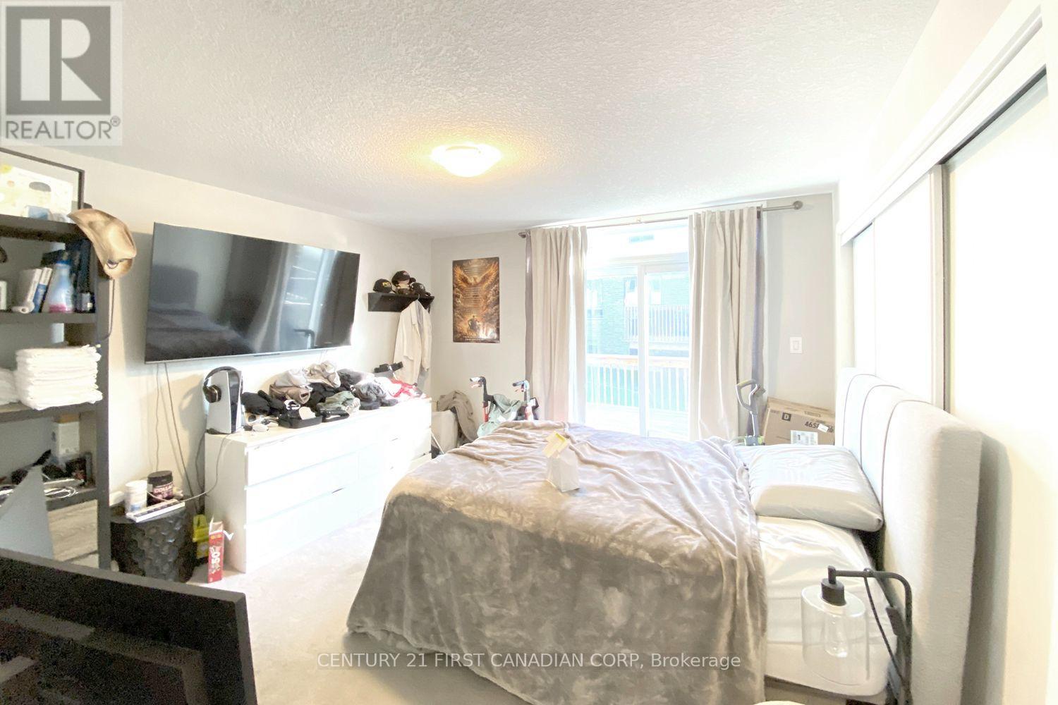 100 - 2070 Meadowgate Boulevard, London South, Ontario  N6M 1C6 - Photo 4 - X13881218
