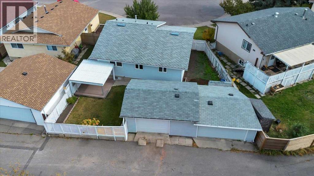 232 Madeira Place NE