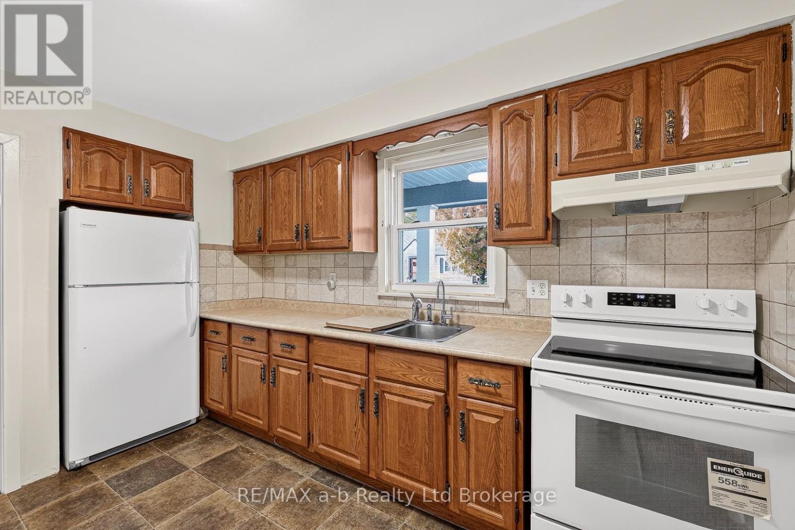 830 Maple Avenue, Woodstock (Woodstock - South), Ontario  N4S 2A6 - Photo 13 - X13883926