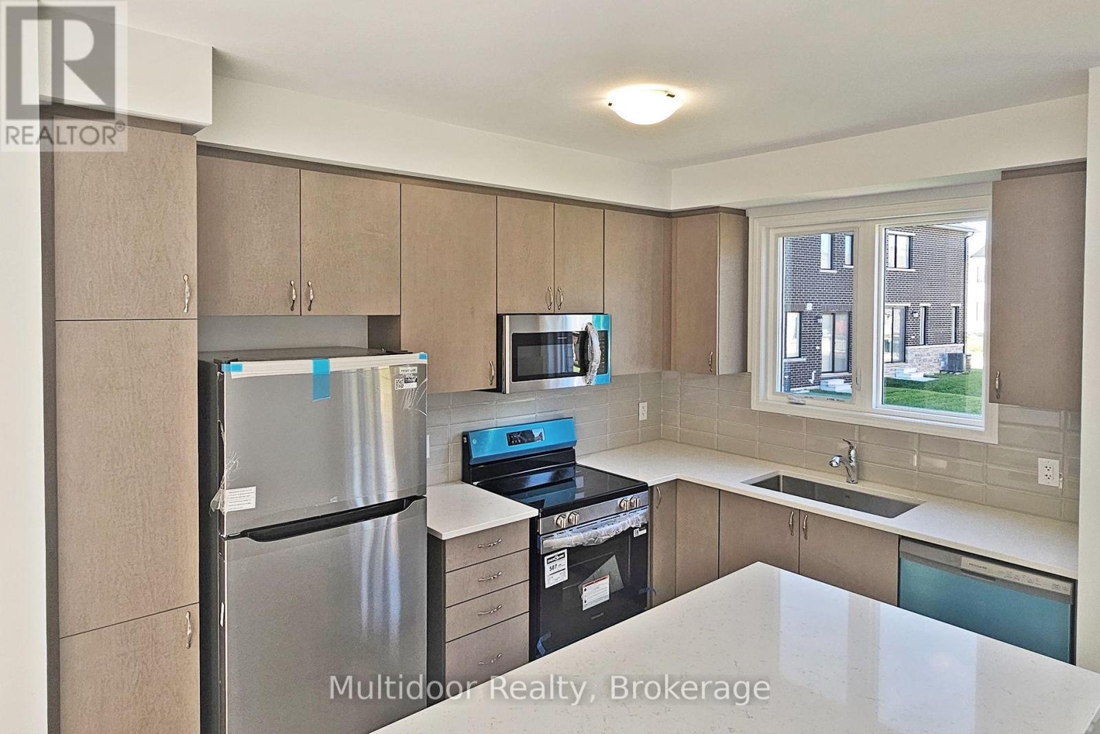 3290 Brigadier Avenue, Pickering, Ontario  L1X 0W5 - Photo 10 - E13883904