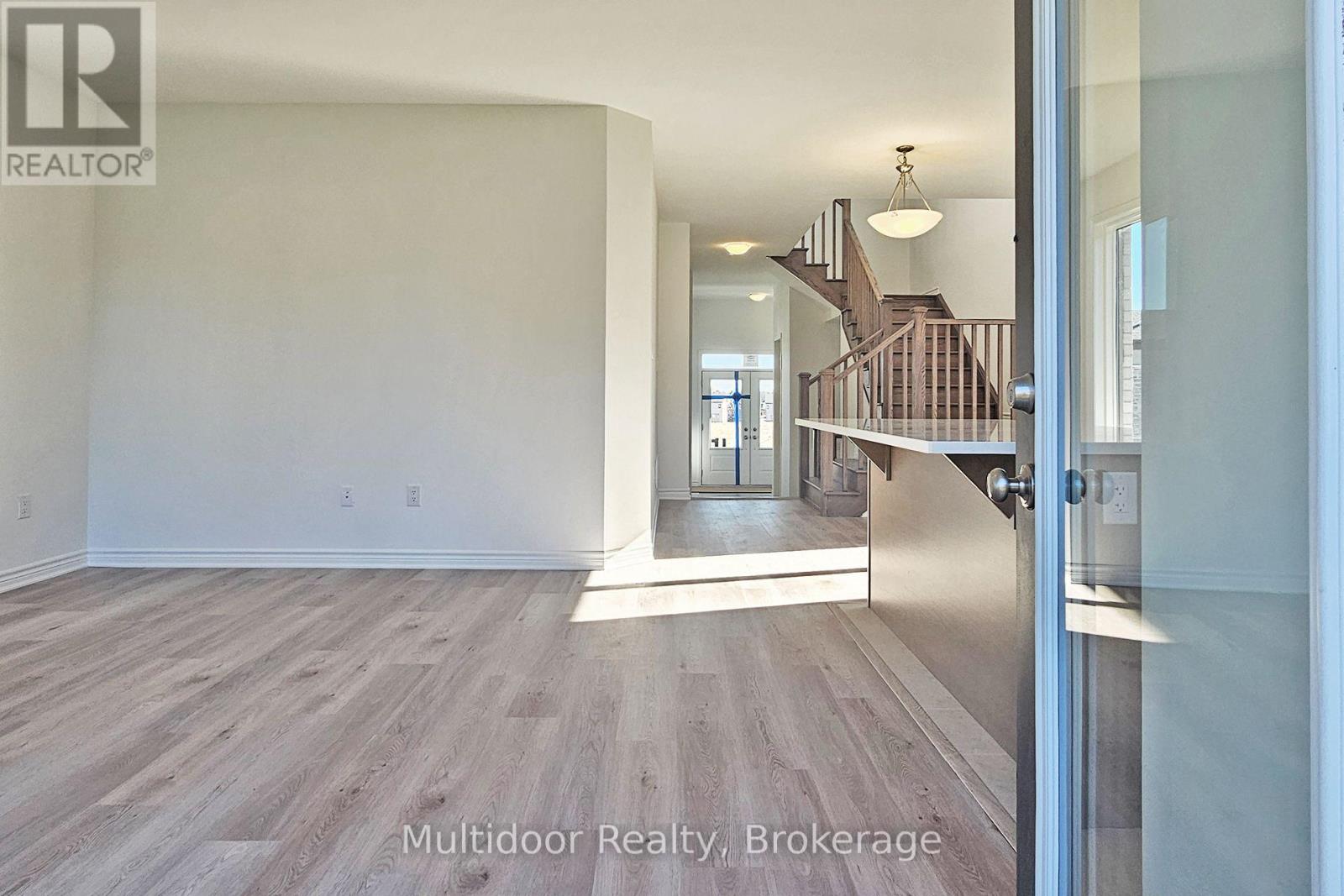 3290 Brigadier Avenue, Pickering, Ontario  L1X 0W5 - Photo 11 - E13883904