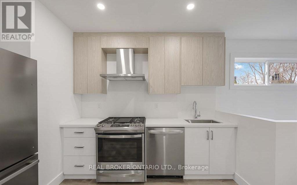 5 - 14 Hatfield Crescent, Toronto, Ontario  M9W 2R8 - Photo 2 - W13883872