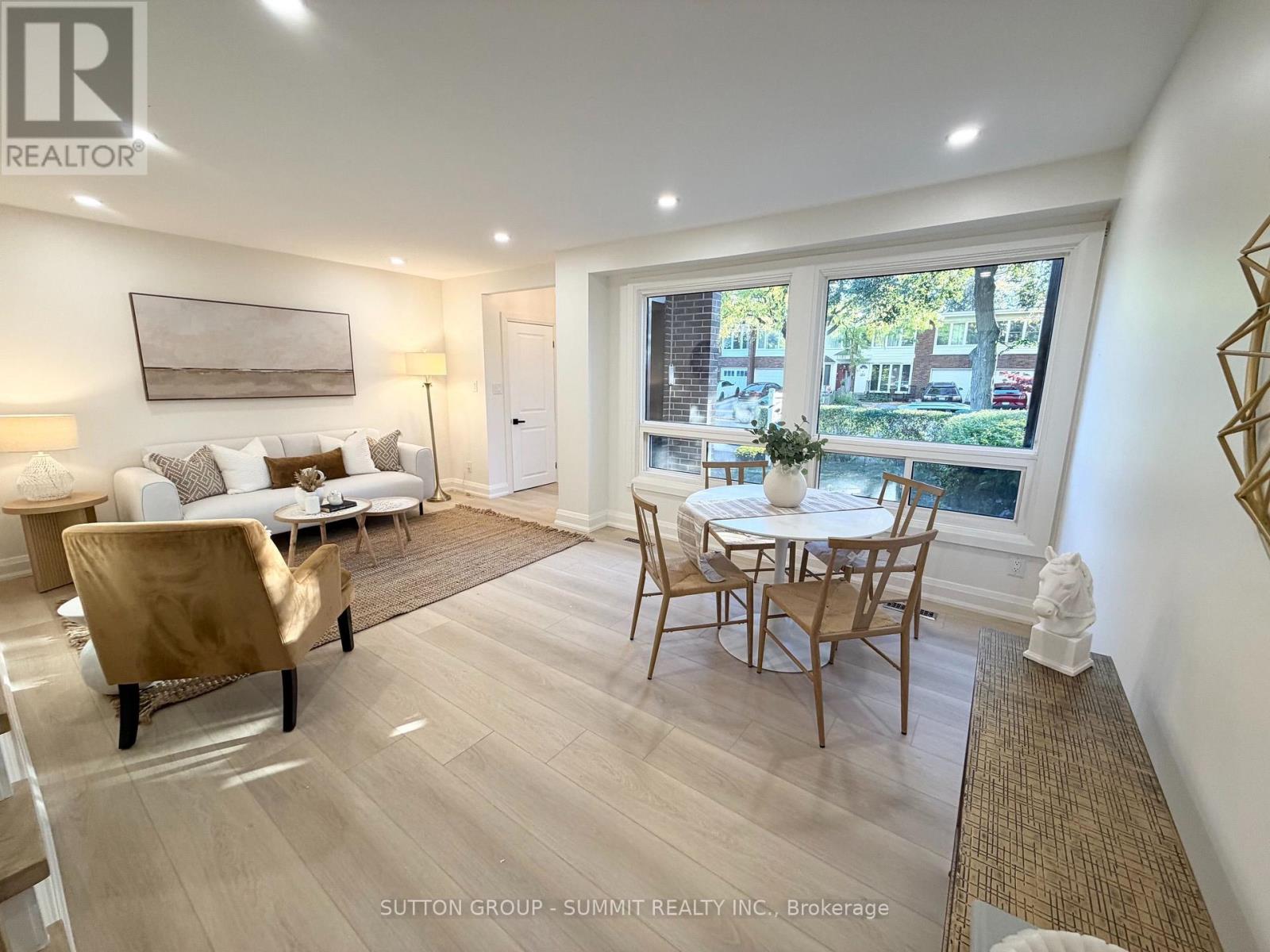 2379 MARYVALE COURT, Burlington, Ontario