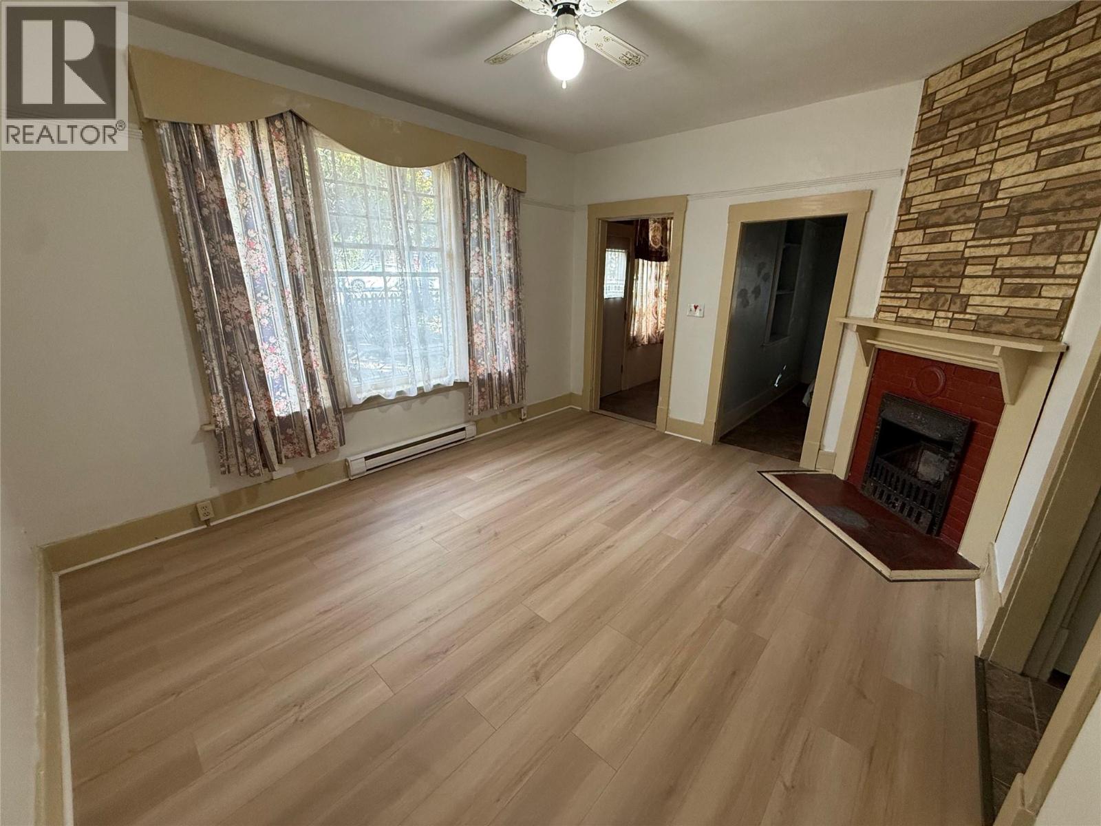 3802 32 Avenue, Vernon, British Columbia  V1T 2N3 - Photo 3 - 10403296