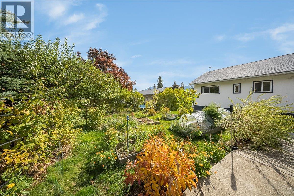 1614 Cook Avenue, Rossland, British Columbia  V0G 1Y0 - Photo 45 - 10403225