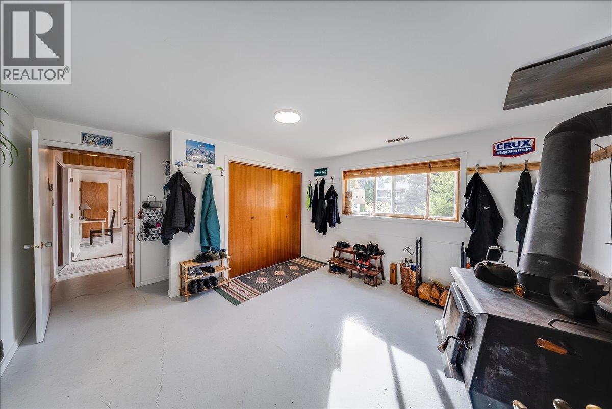 1614 Cook Avenue, Rossland, British Columbia  V0G 1Y0 - Photo 25 - 10403225