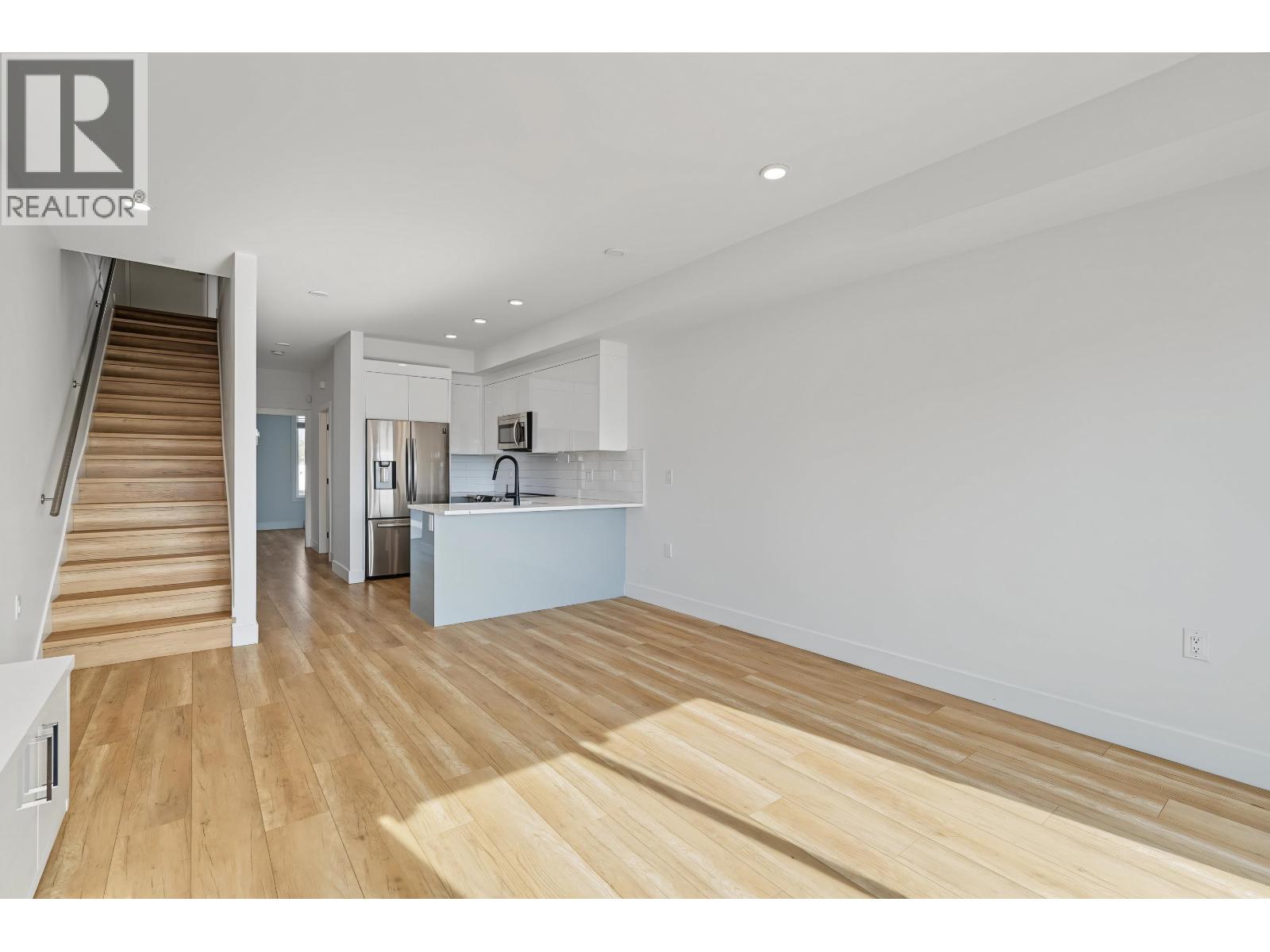 11 6288 BERESFORD STREET, burnaby, British Columbia