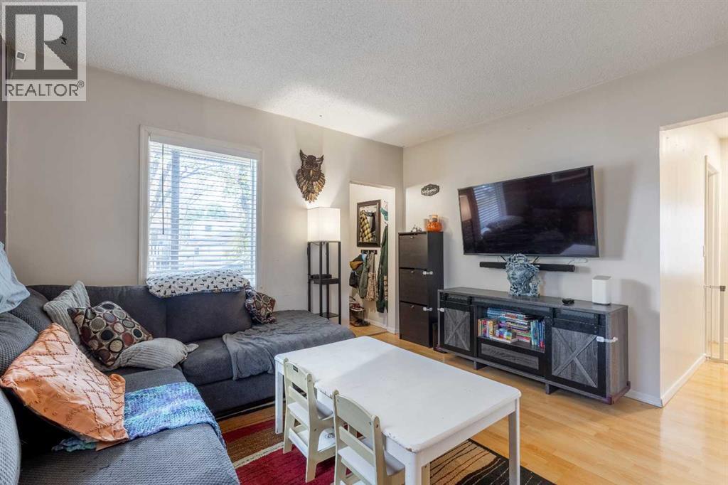 447 20 Street N