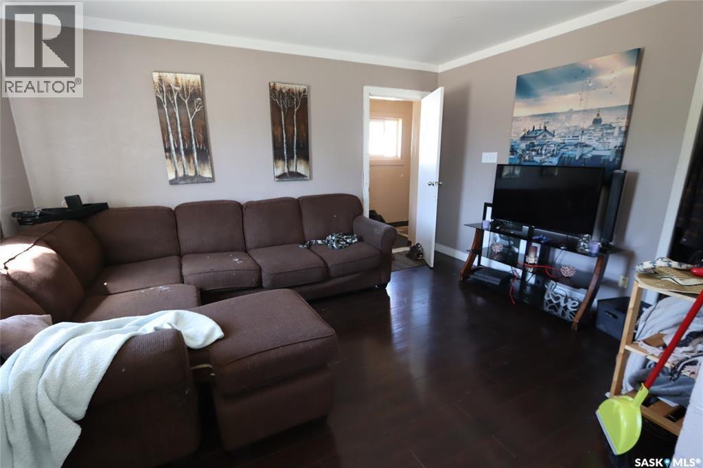 120 26th Street W, Prince Albert, Saskatchewan  S6V 4P9 - Photo 3 - SK050856