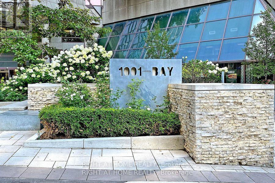 2111 - 1001 Bay Street, Toronto, Ontario  M5S 3A6 - Photo 30 - C13883956