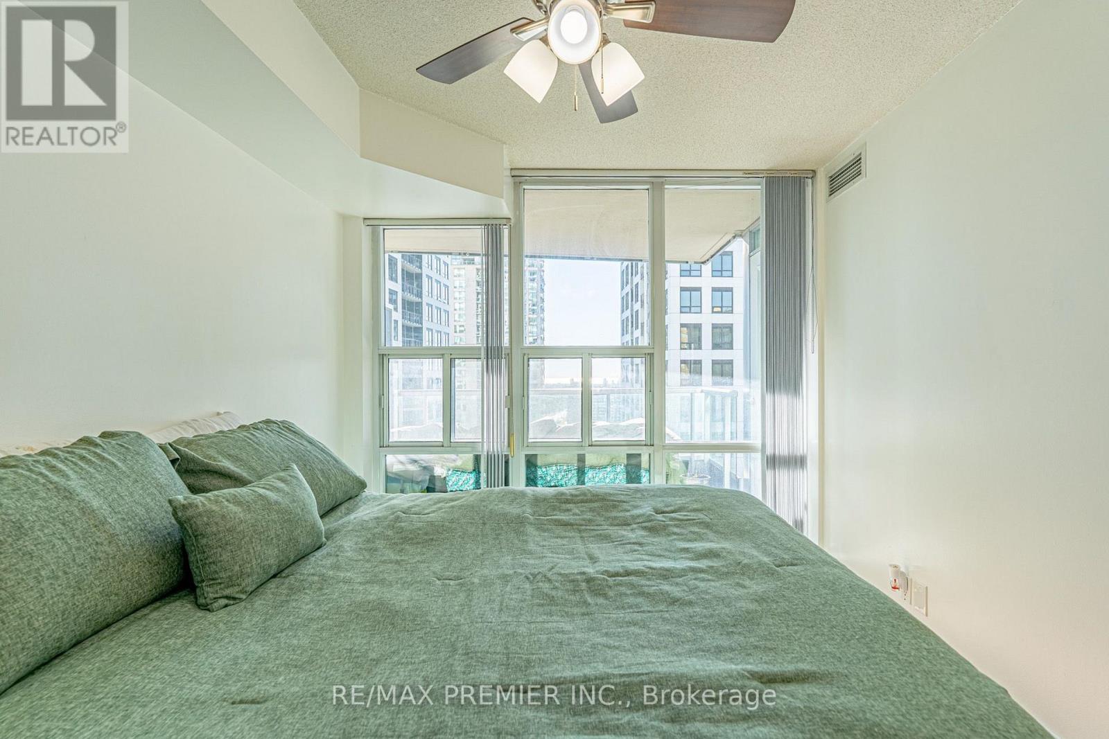 2002 - 33 Elm Drive W, Mississauga, Ontario  L5B 4M2 - Photo 13 - W13883954