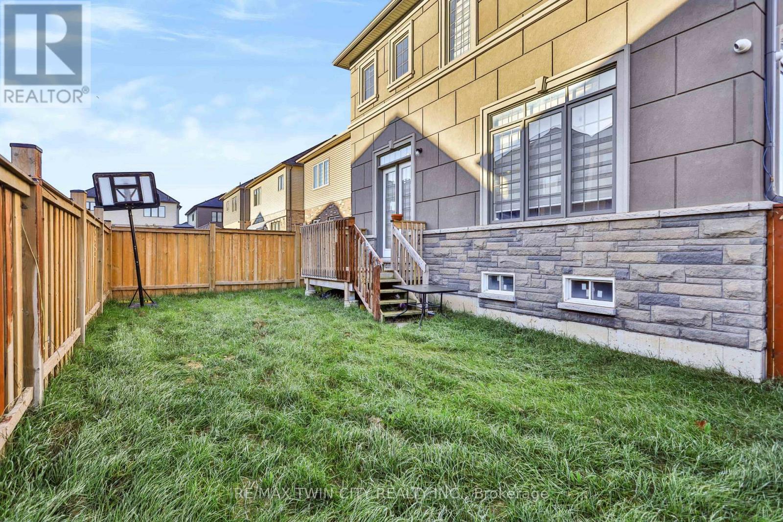 1 Rowley Street, Brantford, Ontario  N3S 0J6 - Photo 40 - X13883952