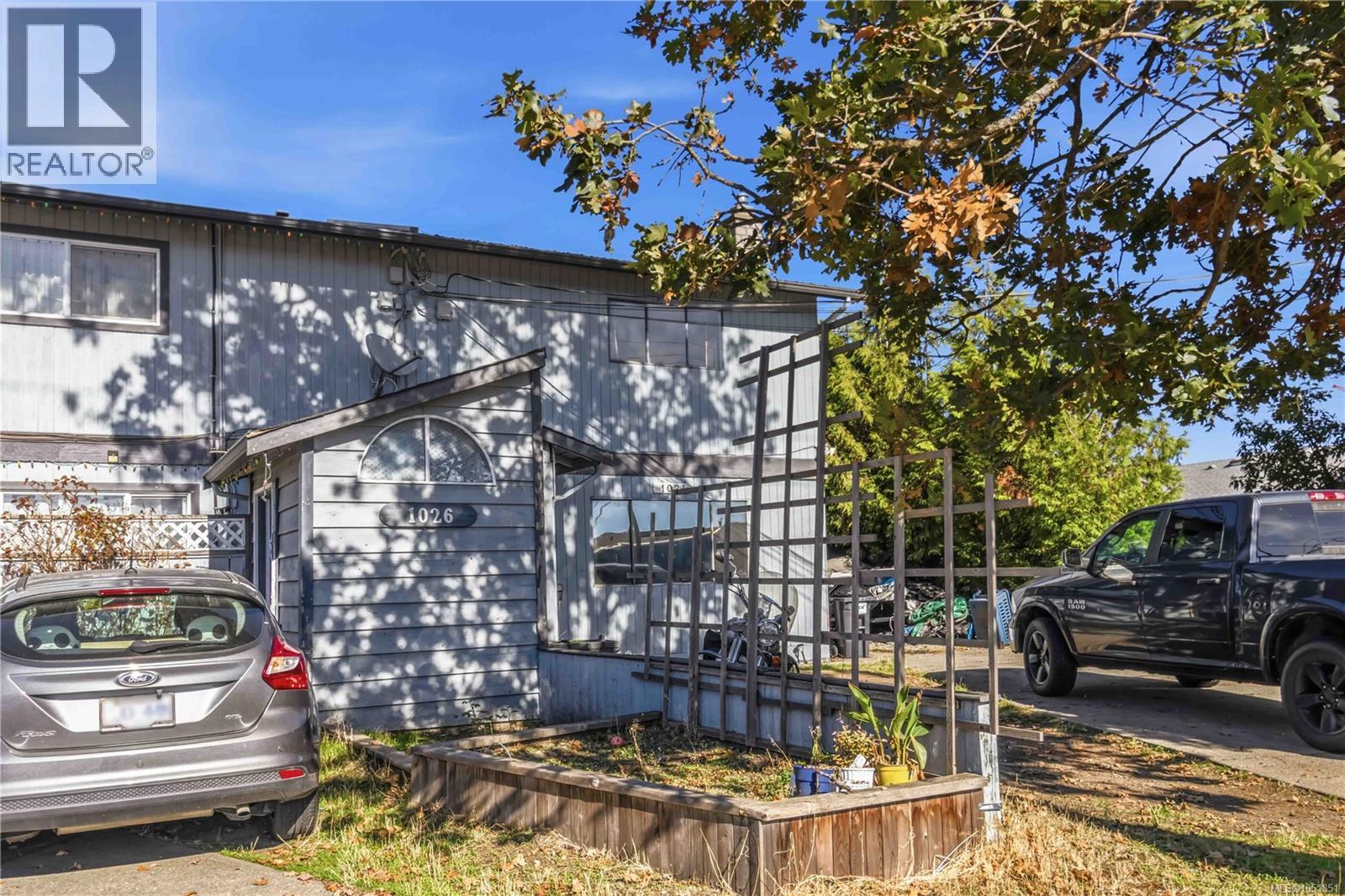 1024 Dunford Ave