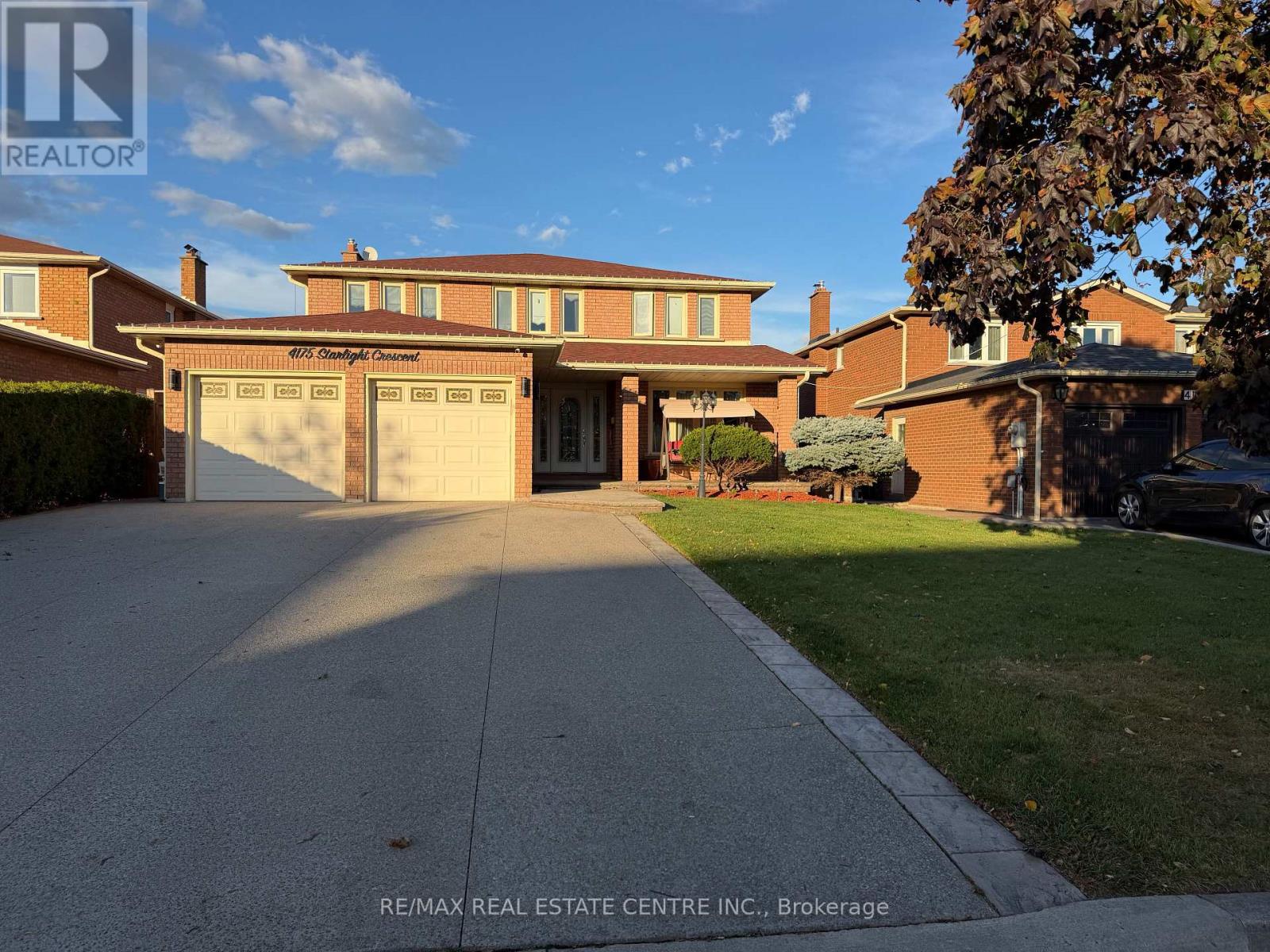 4175 STARLIGHT CRESCENT, Mississauga, Ontario