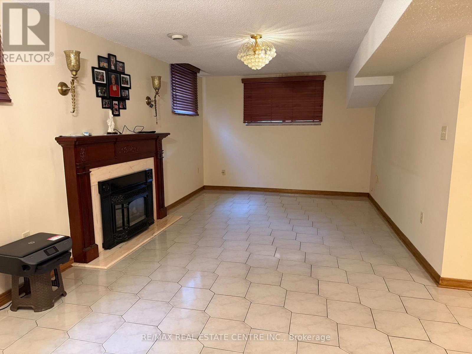 4175 Starlight Crescent, Mississauga, Ontario  L4W 4R1 - Photo 10 - W13883966