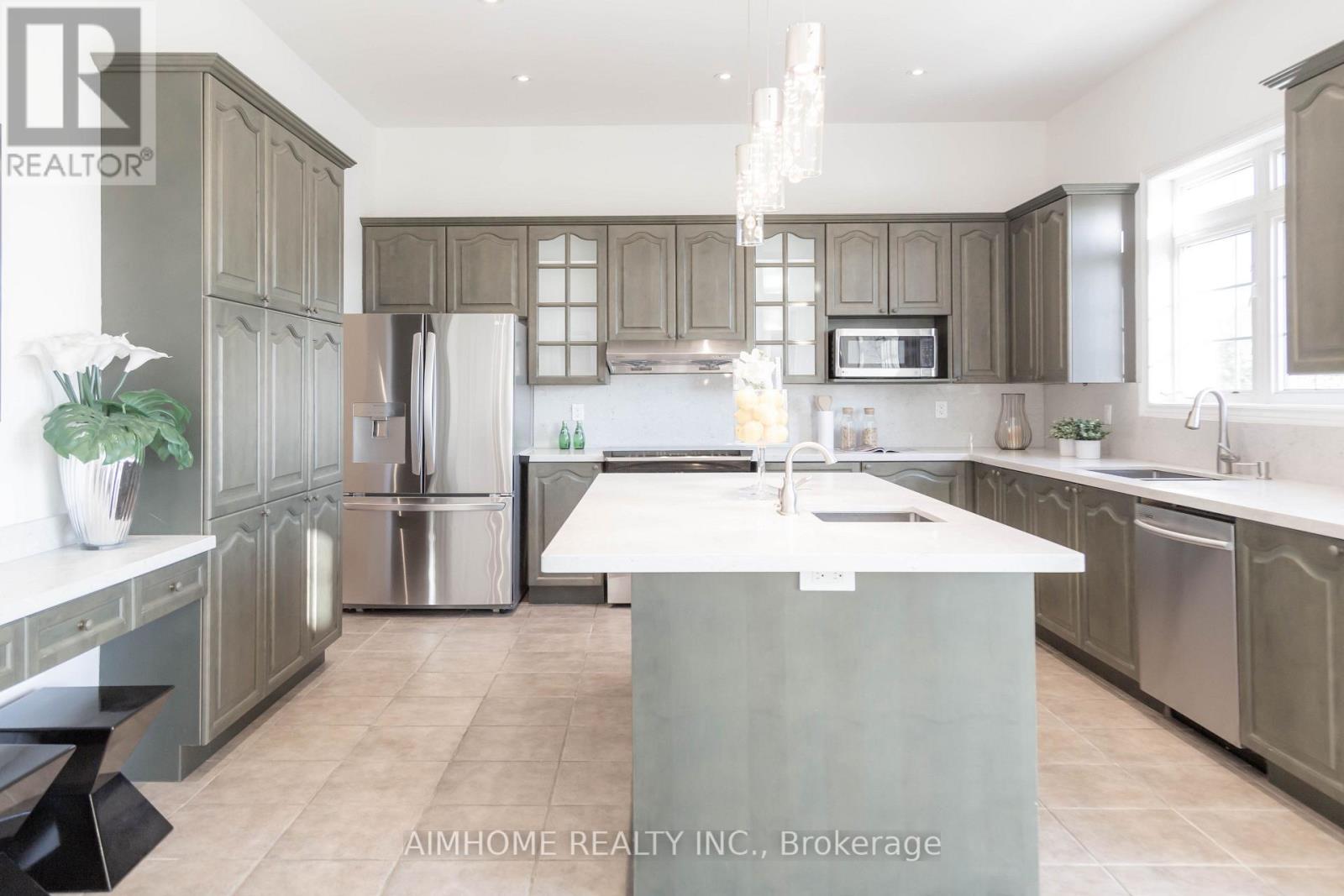 11 Alpaca Drive, Richmond Hill, Ontario  L4E 0E6 - Photo 12 - N13883668