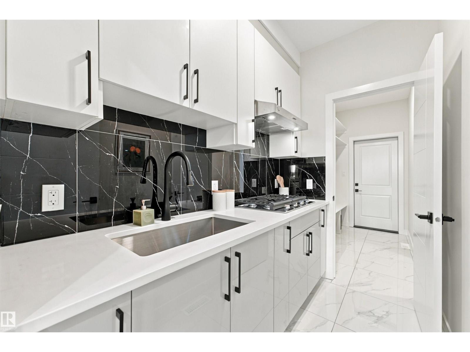 3805 38 Ave