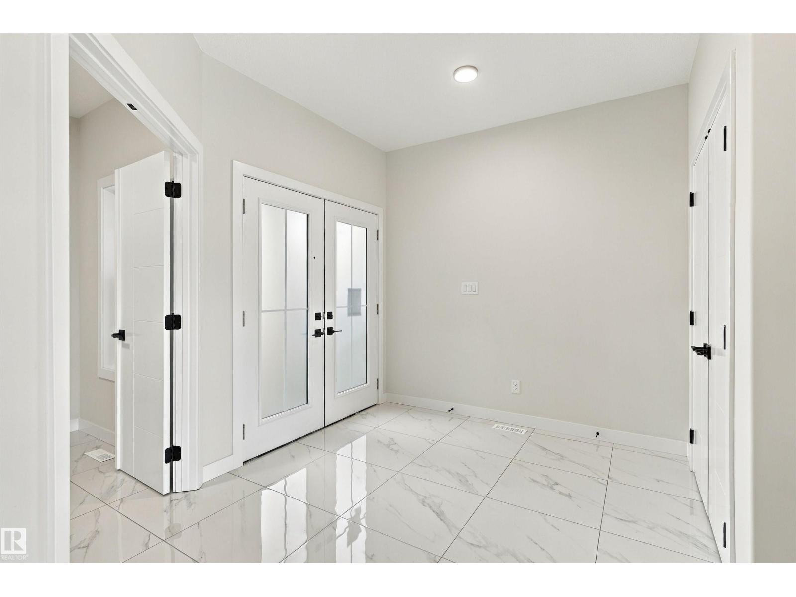 3805 38 Ave