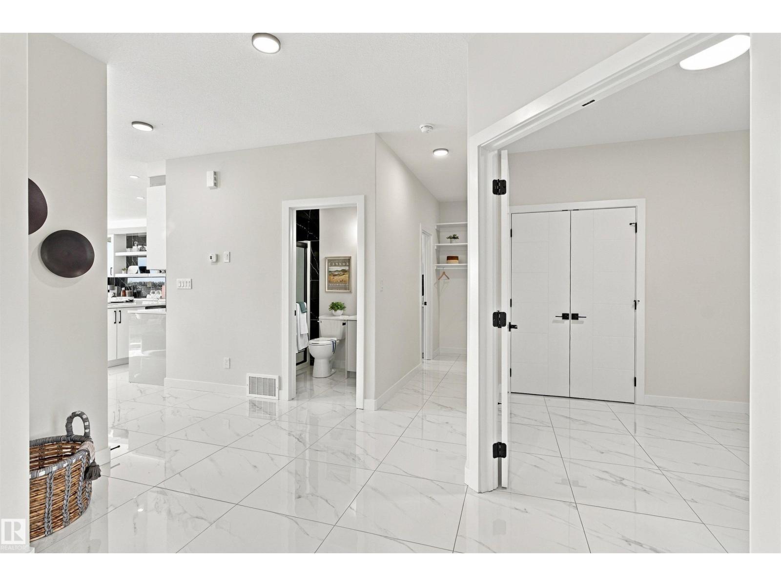 3805 38 Ave