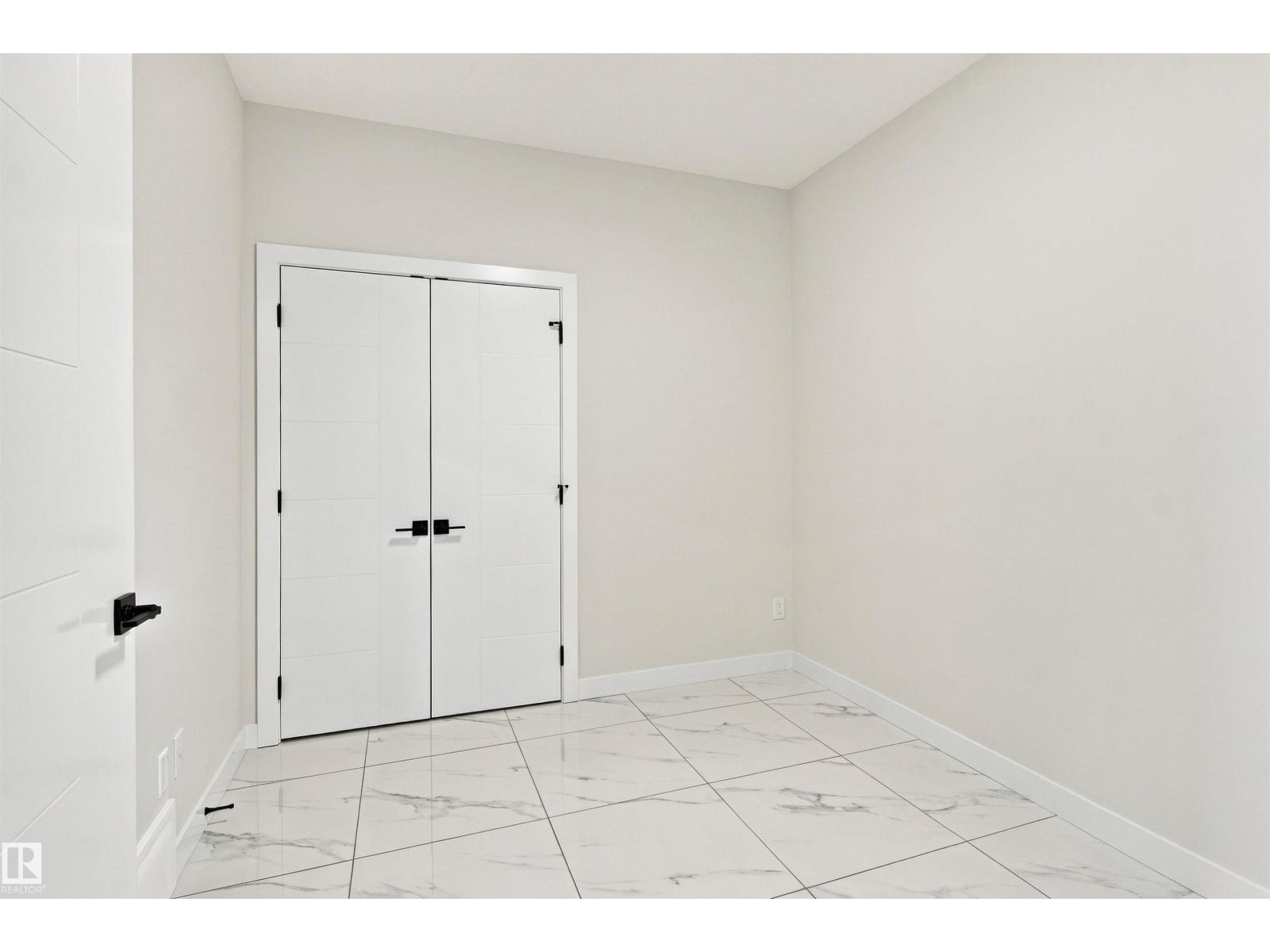 3805 38 Ave